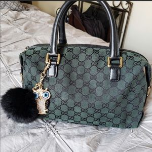 Signature Gucci handbag!